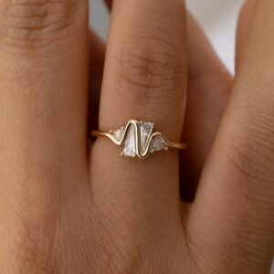 Wave Diamond Ring Gold, Trillion Diamond Ring, Zig Zag Minimalist Ring, Unique Geometric Jewelry, Dainty Stackable
